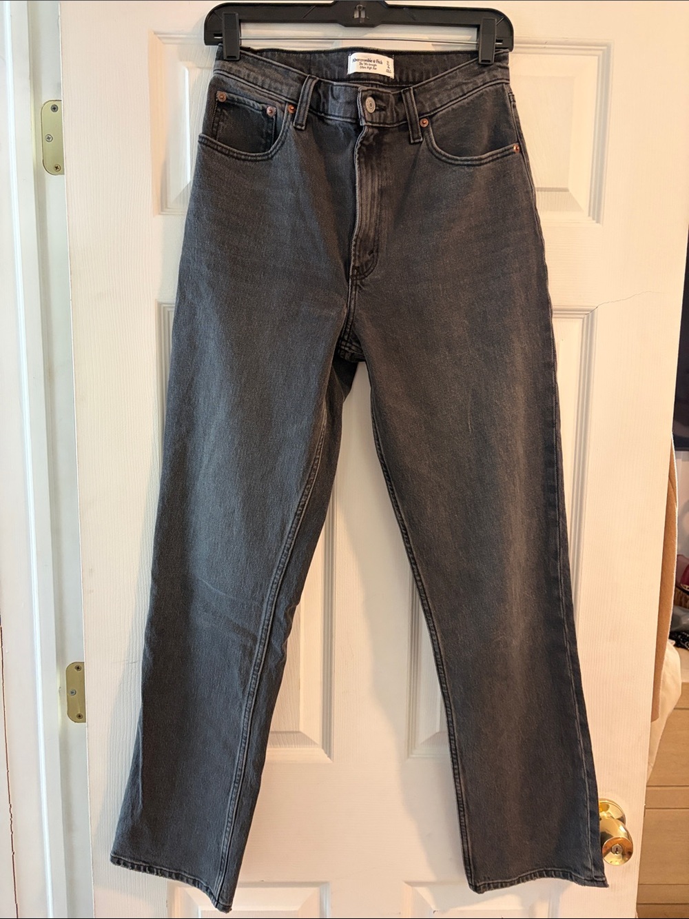 Abercrombie & Fitch High-Rise Straight Jeans in Washed Black